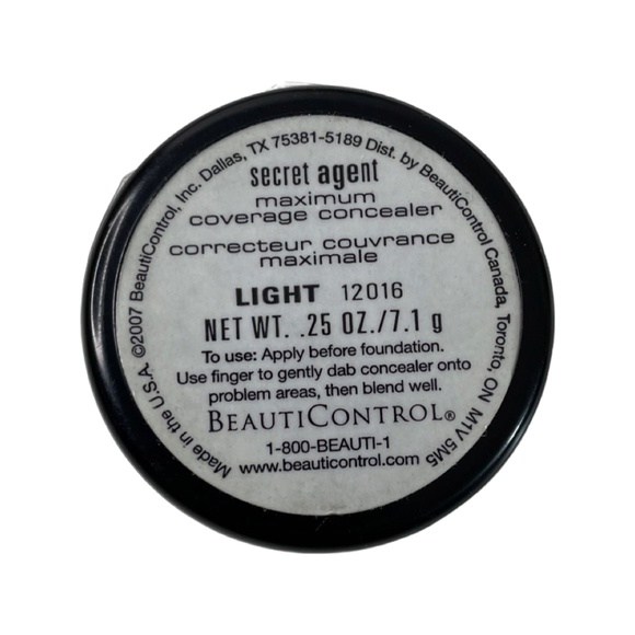 Maximum Coverage Concealer Light - Picture 2 of 2